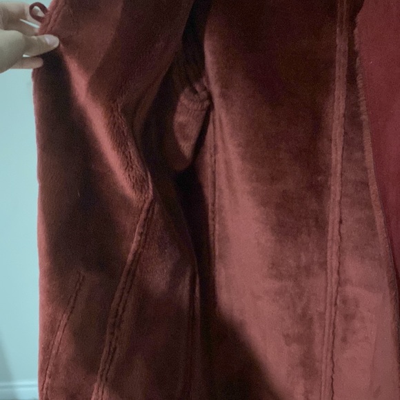 Red coat - Picture 4 of 8